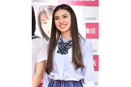 長見玲亜、1st写真集で大胆ビキニ姿を披露も「恥ずかしいとかはあまりなかったです」 画像