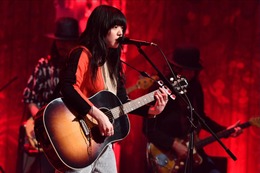 あいみょんの素顔に迫る!鶴瓶がスタイリストやイベンターに取材 画像