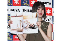 市川美織「完熟した部分を見せていきたい」 1st写真集でレモン風呂や下着姿に挑戦! 画像