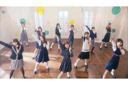 “メガネダンス”と“傘ダンス”に注目！乃木坂46、新MV公開 画像