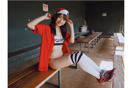 スパガ渡邉幸愛、球場ベンチのセクシーカット!ファン「刺激が強い」 画像
