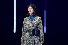 【TGC 2019】桐谷美玲に大歓声!ゼブラ柄コートでTGC降臨 画像