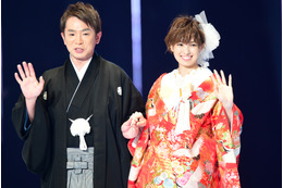 濱口優、南明奈の結婚式はミッキーがサイン! 画像