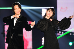 【GirlsAward 2019】波留＆中川大志が笑顔のランウェイ『G線上のあなたと私』SPステージ 画像