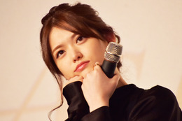 乃木坂46・松村沙友理、ぶりっ子キャラ全開の舞台挨拶!映画共演者もタジタジ? 画像