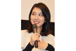 松本穂香、主演映画監督から本番前の“謎行動”を暴露され照れ笑い