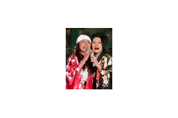 新生・坂本冬美がロックで魅せる! コマ劇場前でゲリラライブ敢行 画像
