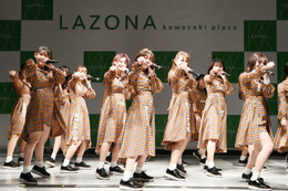 SKE48、発売記念イベントで歴代ヒット曲連続披露!冬の会場盛り上げるパフォーマンス 画像