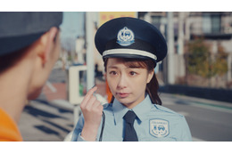 宇垣美里アナ、Webムービーでコスプレ披露！警察官・ガソリンスタンド店員・バイカーに変身！ 画像