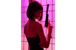 スタイル抜群の美しき殺し屋アナが七変化”! 映画『ANNA/アナ』の場面カット公開! 画像