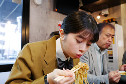 SPドラマ『ラーメン大好き小泉さん 二代目!』今夜放送!二代目・小泉さんは桜田ひより 画像