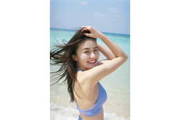 久間田琳加、1stスタイルブック&写真集の表紙カット公開!タイトルも決定 画像