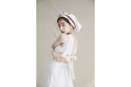 田中みな実、美背中大胆に露出した夏ファッション披露! 画像