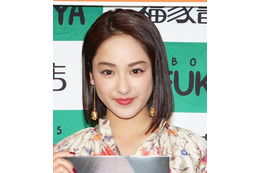 平祐奈、悶絶級の「エアハグ」動画公開!「癒されました」「ずっと見てられる」 画像