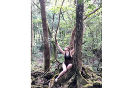 神部美咲、大自然グラビアからオフショット公開! 画像