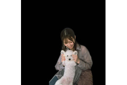 吉川愛、愛犬・セスとの仲良し2ショットを公開！「かわいい」「天使すぎる」 画像