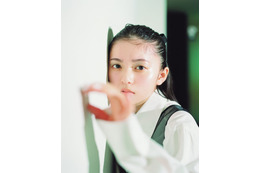 乃木坂46・齋藤飛鳥、憧れのフレンチガールに!『bis』でグラビア展開 画像