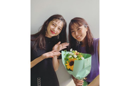 石川恋、誕生日祝福の中条あやみに感謝!幸せあふれる2ショットも公開 画像