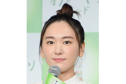 新垣結衣、実家に伝わる“お盆”の奇妙な風習明かす「パイナップルを転がす」 画像