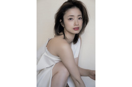 上戸彩のあふれ出る艶やかさに注目!超貴重な撮り下ろし公開 画像