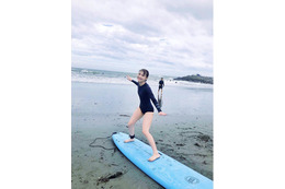 内田理央、美スタイルでサーフィンデビュー!YouTube動画に反響 画像