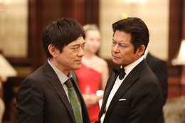 『SUITS／スーツ2』織田裕二＆中島裕翔、博多華丸と会いにマカオのカジノへ 画像