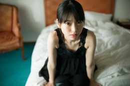 ミスiD2019グランプリ・中井友望がデジタル写真集!20歳のドキッとする表情も 画像