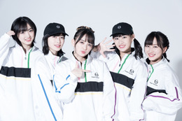 たこやきレインボー、SERGIO TACCHINIとコラボ!ウィンドブレーカー、キャップが発売に 画像