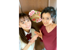 本物の親子みたい!?　藤原紀香、親子役で共演・永瀬莉子とのツーショット公開 画像