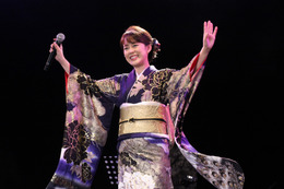 丘みどり、生配信ライブ開催!ベストアルバム収録曲を多数披露 画像