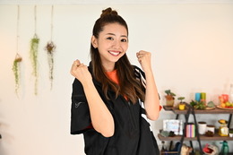 人気“宅トレYouTuber”の竹脇まりな、新婚の丸山桂里奈&本並健治夫婦を指導 画像