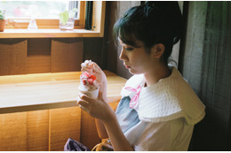 松本穂香、アートブックの発売決定!旅行中のリラックスモードを撮影 画像