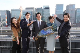 『SUITS/スーツ2』クランクアップで織田裕二「皆さんの頑張りのおかげ」 画像