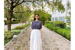 新木優子、“デートコーデ感”あるロングスカート姿に「凄く綺麗」「可愛い」の声! 画像