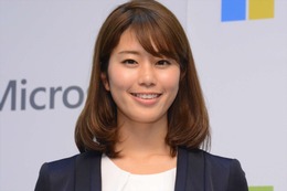 稲村亜美、肩出しニット姿のセクシーオフショットに反響 画像