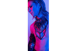 YOSHIKI、28年ぶりの写真集が発売前重版決定!色気漂う新規カットも公開に! 画像