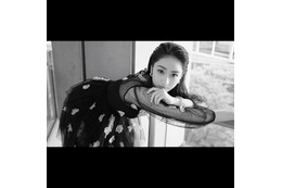 まるで昔のシネマヒロイン!平祐奈、モノクロショットに称賛の声 画像