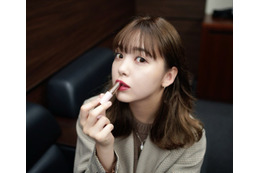 藤田ニコル、キスしたくなる唇!新リップで大人にこるんに! 画像