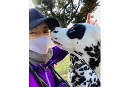 高岡早紀、愛犬とのお散歩2ショット公開 画像