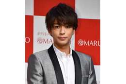 三浦翔平、第1子に“親ばか”全開!寝かせると妻・桐谷美玲に似る 画像