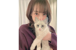 宇垣美里、猫とのプライベートショットに「かわいすぎ」「最高」の声！ 画像