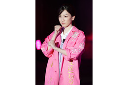 【TGC 2021】永野芽郁が特攻服姿でファイティングポーズ!広瀬アリス&川栄李奈とTGCに登場 画像