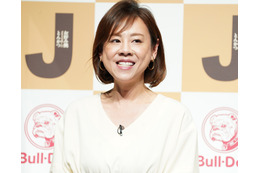 高橋真麻、両親がラブラブで「今から妹か弟ができてもおかしくない」 画像