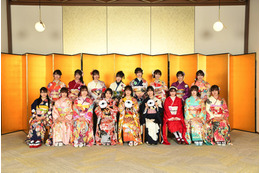 AKB48新成人メンバー17人が振袖姿!成人式式典&トークイベントに登場 画像