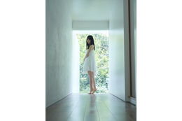 乃木坂46・4期生の賀喜遥香、グラビアで透き通るような美肌披露 画像