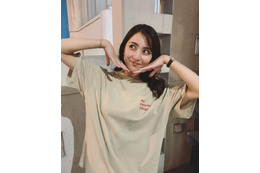 石川恋、一目惚れして即買いのTシャツ姿ブログに!「可愛い!」「おしゃれ!」 画像