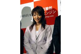 女優の眞鍋かをり、検索エンジン「マーズフラッグ」を初体験! 画像
