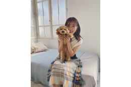 石川恋、キュートなワンちゃんにメロメロ!ツーショットに「癒される」「可愛すぎ」の声 画像