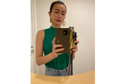 長谷川京子、インスタに公開のスマホケースに注目集まる 画像