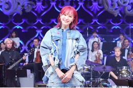 LiSA、『A-Studio+』初出演!MC・鶴瓶との間に意外な事実、涙の熱唱も 画像
